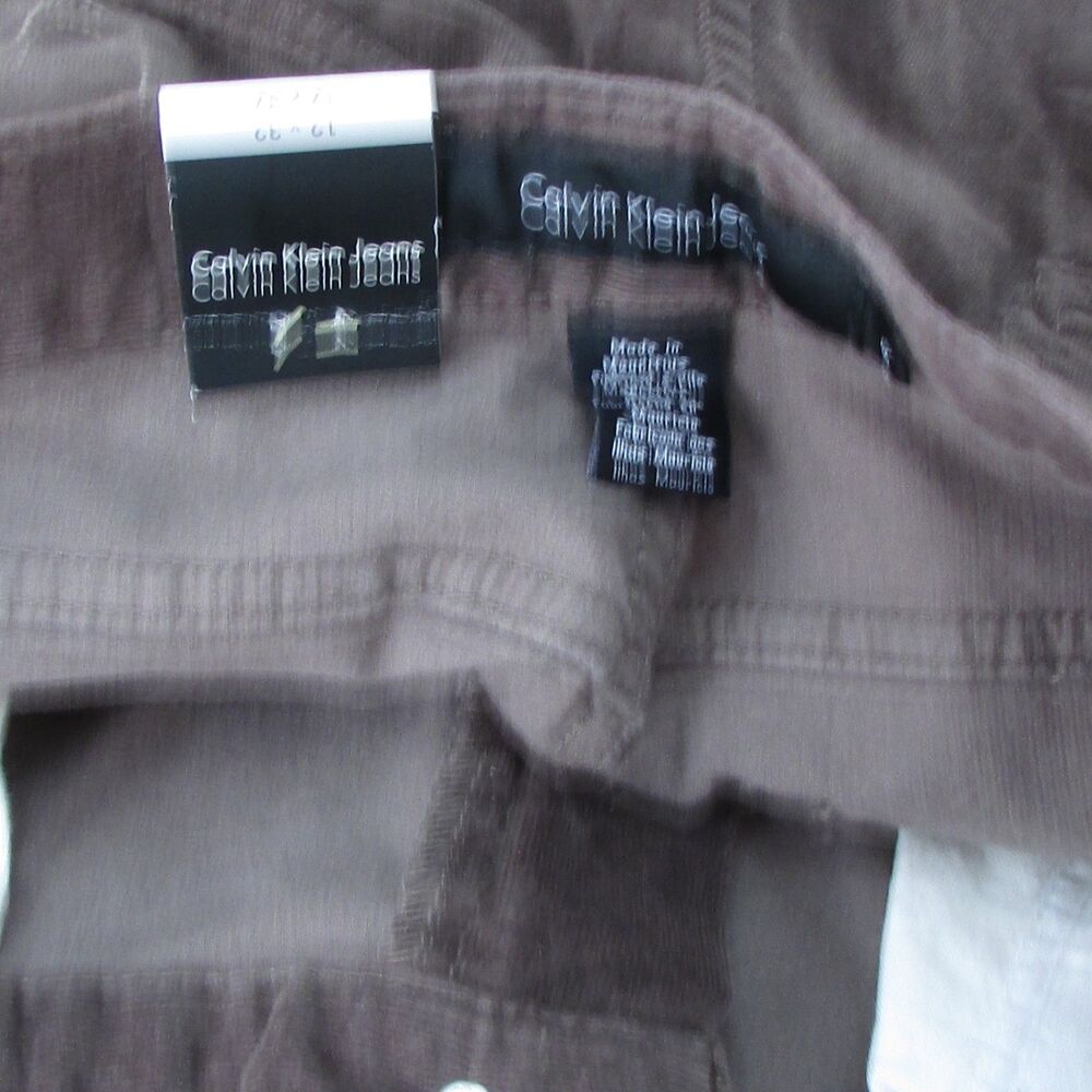 Calvin Klein - Picture 3 of 3